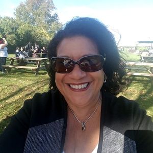 Meet your Posher, Deborah